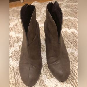 A2 by Aerosol Gravity Boot